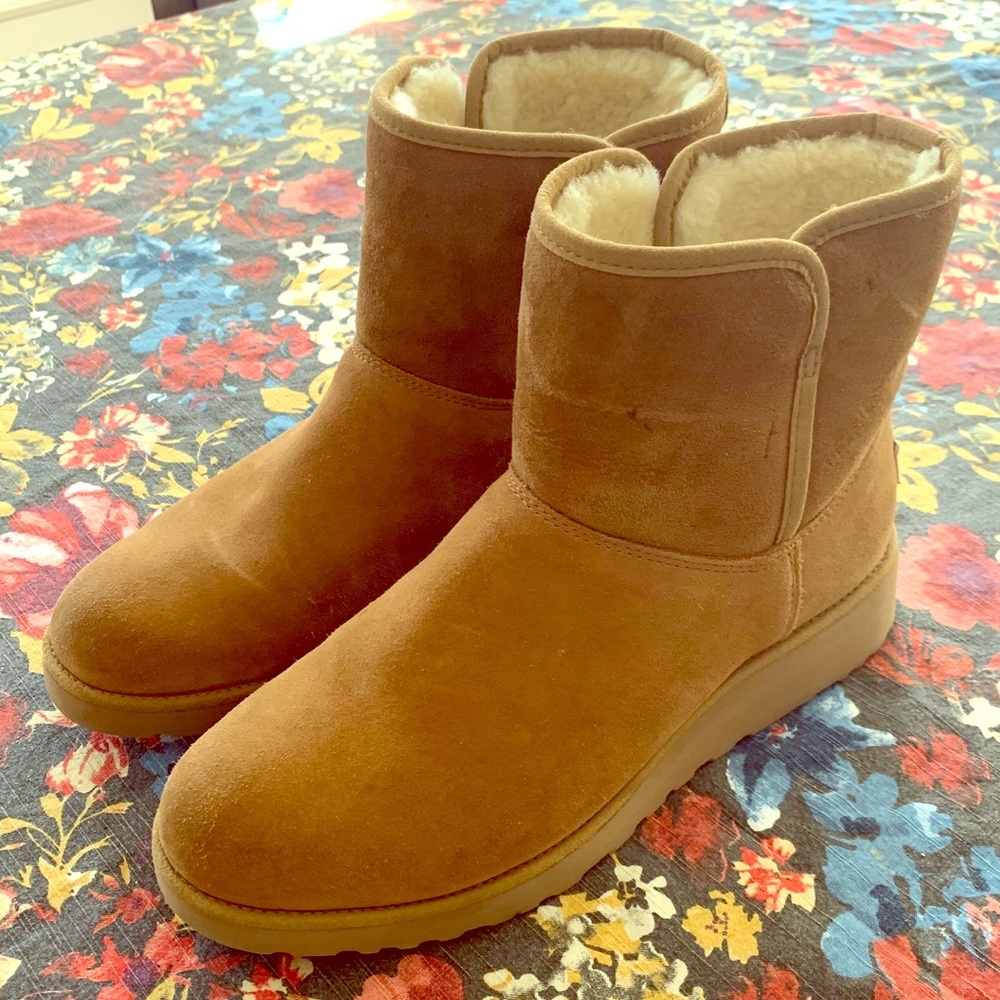 Like new Ugg boots - size 10